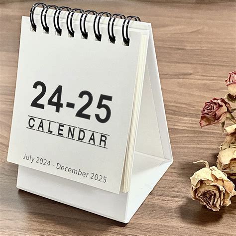 small desk calendar benefits