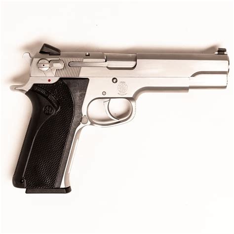 Smith & Wesson 1006 Image 9