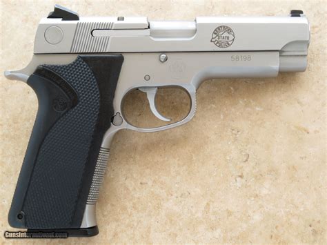 Smith & Wesson 1076 History