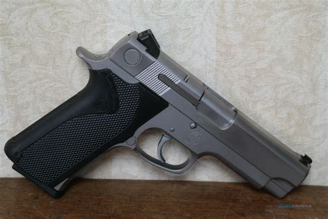 Smith & Wesson 1076 Gallery Image 4