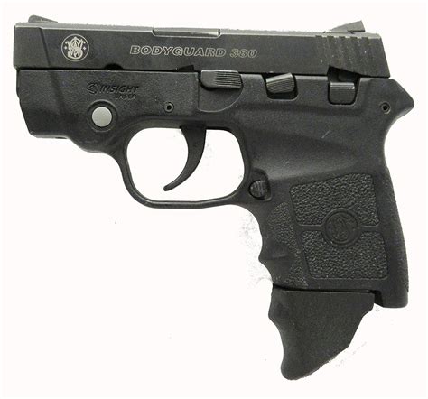 Proper grip and stance for the Smith & Wesson 380