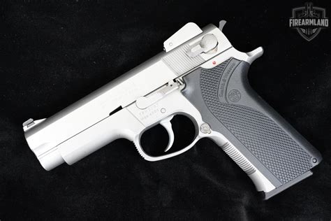 Smith & Wesson 4006 Gallery 4