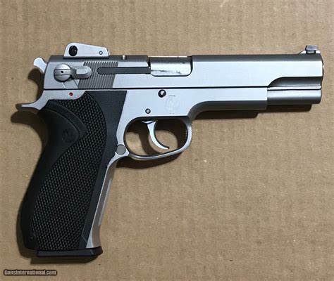 Smith & Wesson 4506 Gallery Image 5