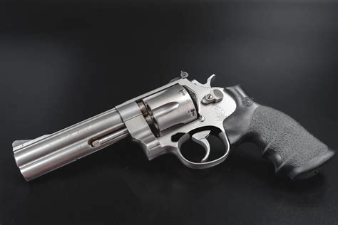 Smith & Wesson 625 History