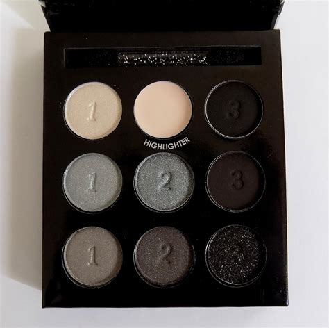 Smokey Eye Eyeshadow Palette Essentials