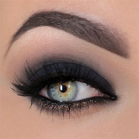 Dramatic Smoky Eye