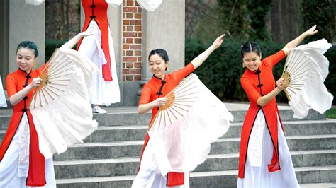 Traditional dance from Southern China