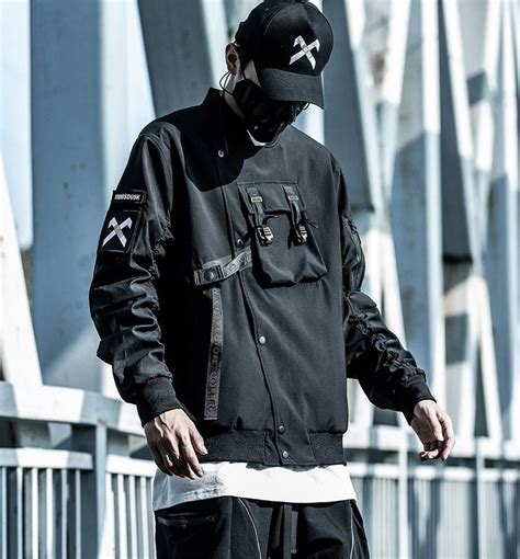 Streetwear bomber jacket style