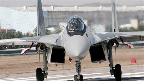 Sukhoi Su-35 landing