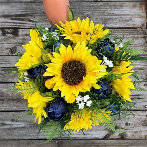 Sunflower Yellow and Deep Navy wildflower wedding color palette