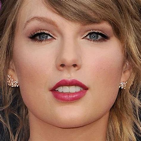 Taylor Swift's everyday makeup look