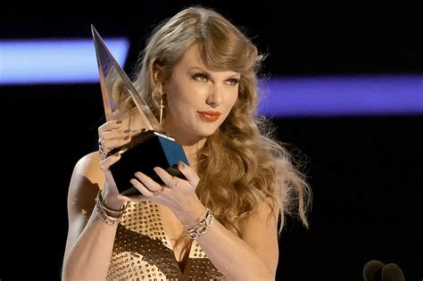 Taylor Swift Music Awards