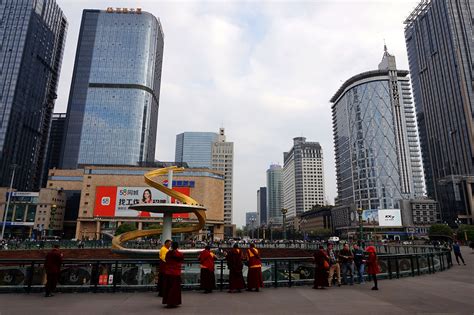 Traditional Sichuan Opera Performance