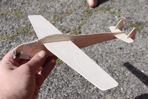 Tips for Building and Flying Cheap Balsa Wood Airplanes