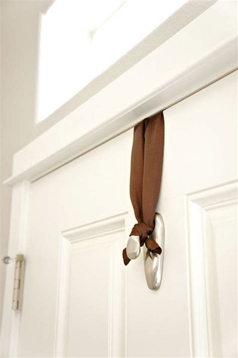 Tips for Using Command Hooks as Hangers