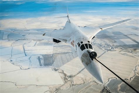 Tu-160 Refueling