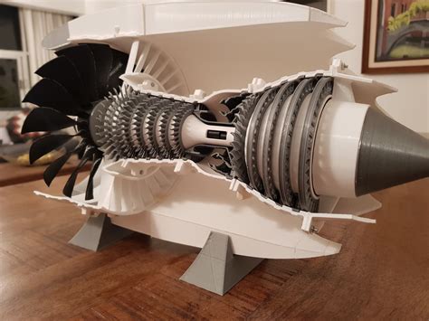 Turbofan Engine Image 3