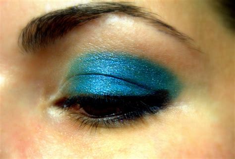 Turquoise Eyeshadow