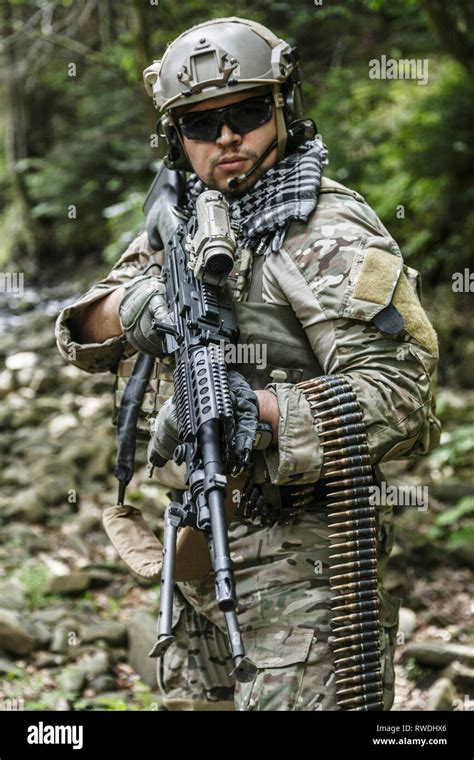 US Army Machine Gunner with M249 SAW in Combat