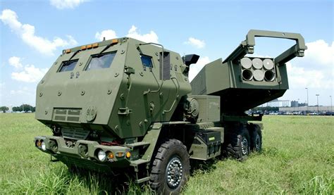 US Marine artillery HIMARS