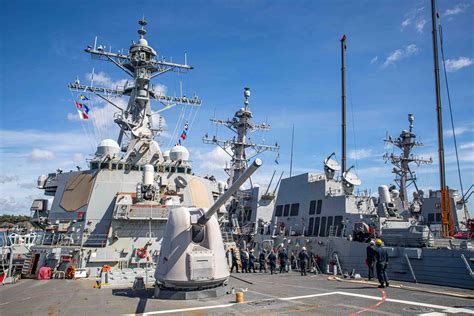 USS Benfold commissioning