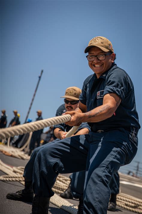 USS Carney (DDG-64) crew training