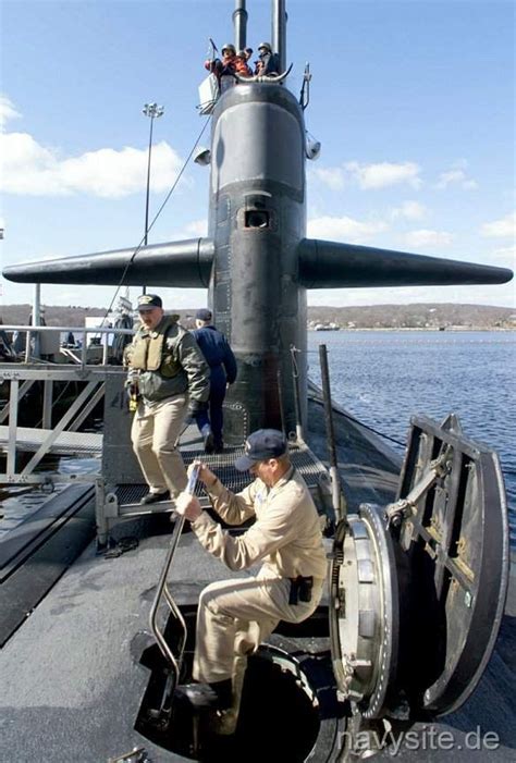 USS Dallas (SSN-700)