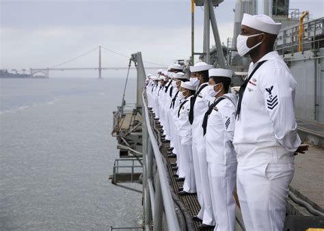 USS Emory S Land maintenance