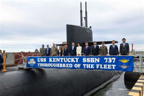 USS Kentucky Submarine Launch Image