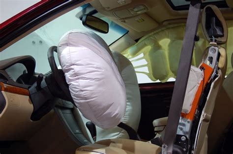 Vehicle airbag