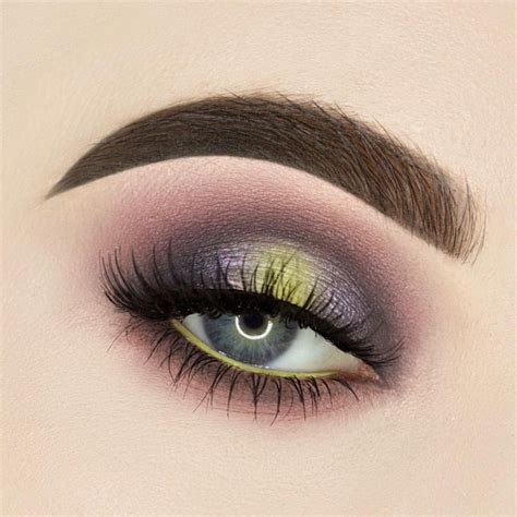 Vibrant Look with ABH Eyeshadow Palette