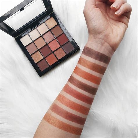 Warm and Cozy Neutrals Eyeshadow Palette