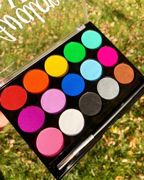 Water Activated Eyeliner Palette 2