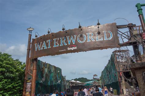 WaterWorld: A Live Sea War Spectacular