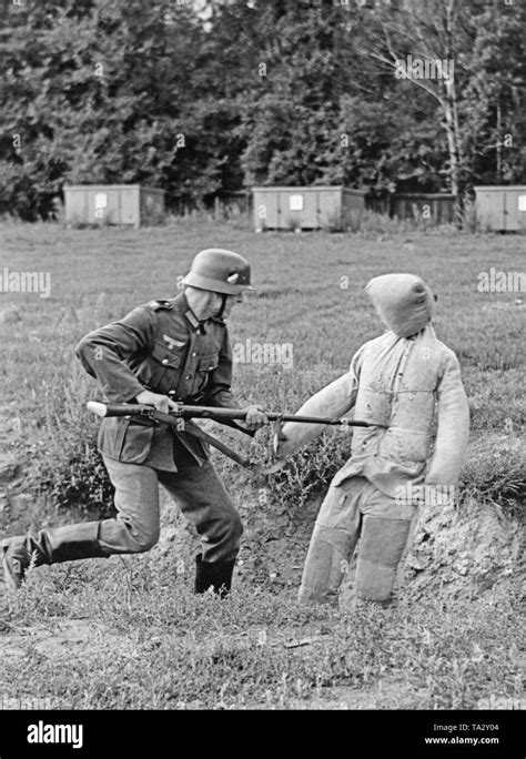 World War 2 Bayonet Training