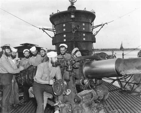 WWII Submarine Crew