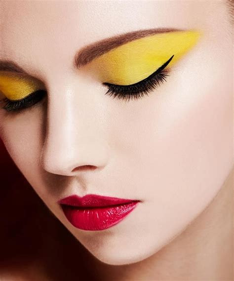 Yellow Eyeshadow Tips